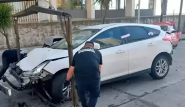 Una adolescente provoc� un choque en cadena en Mar del Plata