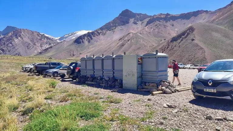 Ba�os qu�micos en el Parque Aconcagua