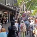 Con buen malbec y excelente m�sica la Ciudad dio una Bienvenida a turistas en pleno centro