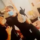Le robaron a una jubilada de 92 a�os, se sacaron una foto con ella y la subieron a las redes