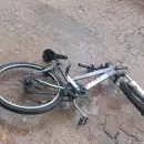 Sus amigos le aflojaron la rueda de la bicicleta y terminó internado en grave estado
