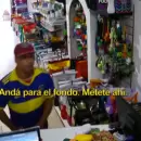 (Video) Asalto en un petshop: un ladrón armado simuló ser cliente y huyó con el dinero