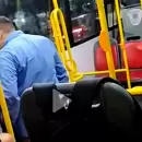 (Video) "Bajate, esto no es un flete": Un ch�fer expuls� violentamente a un pasajero del micro
