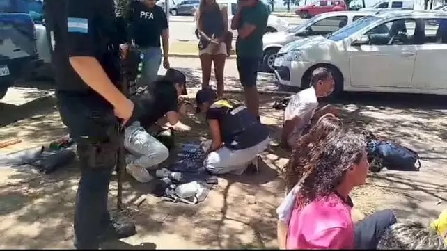 Encontraron 95 envoltorios de coca�na