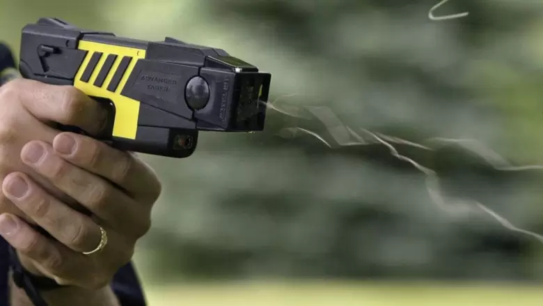 pistolas taser