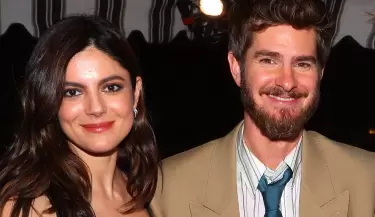 monica barbaro y andrew garfield