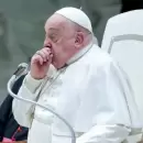 Lucha por su vida: Francisco sigue en estado cr�tico, pero con se�ales de mejor�a