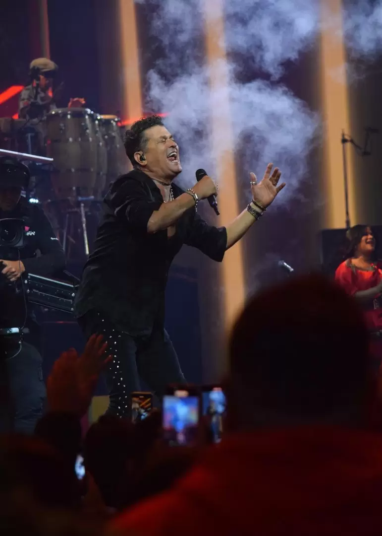 CARLOS VIVES