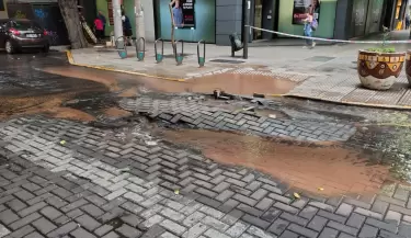 Rotura de ca�o maestro en pleno centro