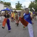 M�s de treinta comparsas coparon la calle Mitre en Guaymall�n para celebrar el Carnaval