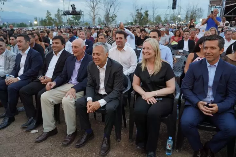 Alfredo Cornejo presente en la Fiesta de la Cosecha