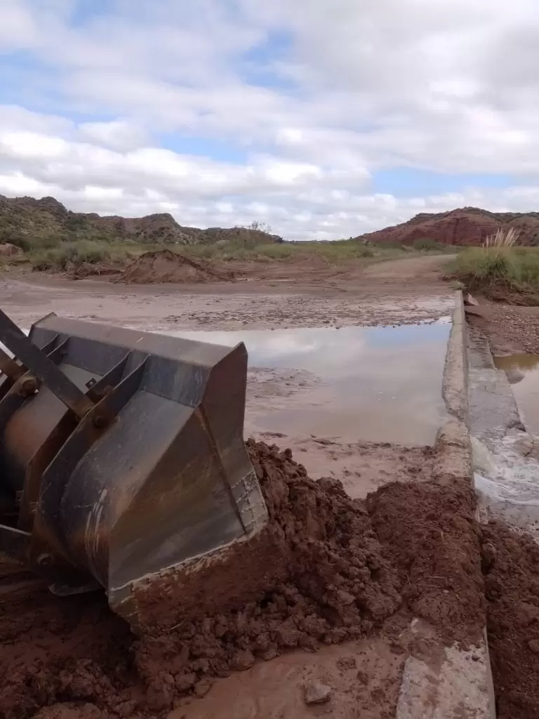 Avanzan las tareas para despejar y rehabilitar el Cañón del Atuel