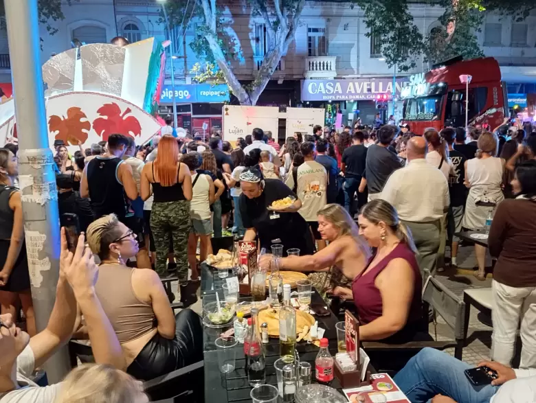 Familias eligieron algunos restaurantes para disfrutar la V�a Blanca