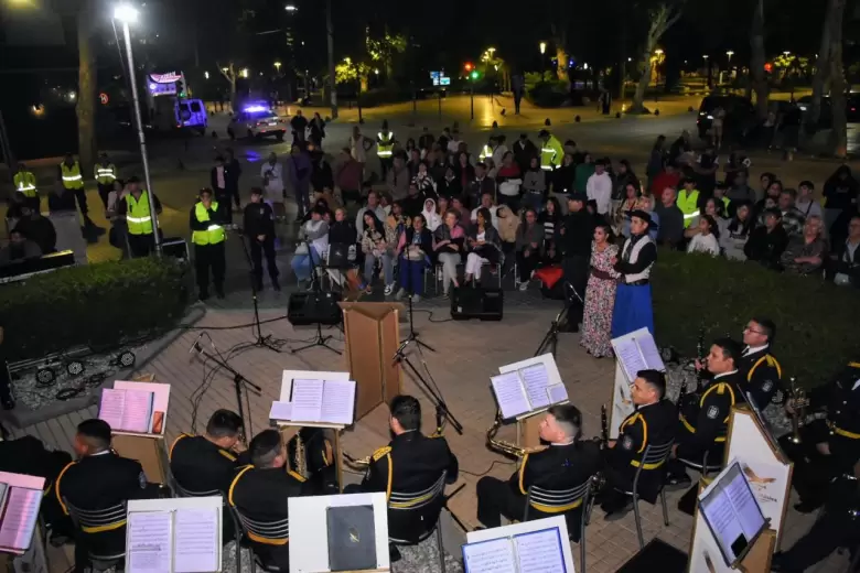 serenata de reinas 2025