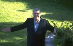 El hombre que abrazo la sencillez como himno para contar la vida