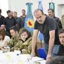 Milei recorri� Bah�a Blanca tras el temporal y anunci� una ayuda multimillonaria