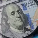 El FMI insiste con un dólar más alto y crece el debate por el impacto social de una devaluación