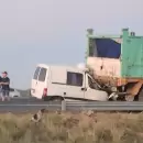 Un utilitario choc� desde atr�s a un cami�n con acoplado en la ruta 7 y hubo heridos graves