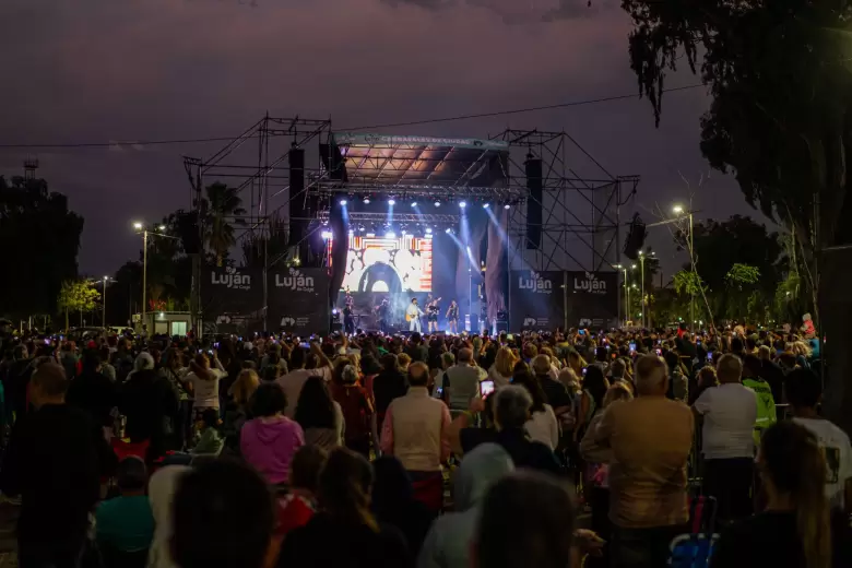 Palito Ortega baj� la lluvia en Luj�n de Cuyo