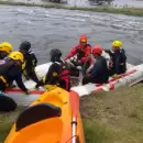 Desesperada b�squeda de tres personas que cayeron a un canal tras las inundaciones en Bol�var