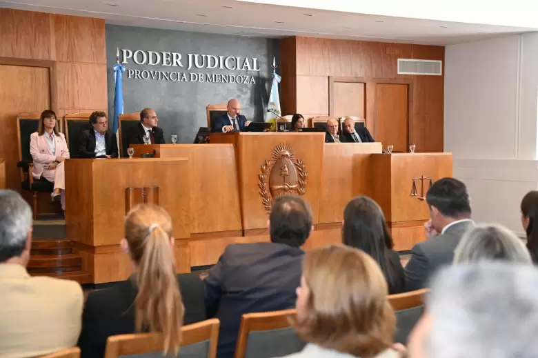 Apertura a�o judicial