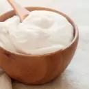 ANMAT prohíbe la venta de un yogurt griego y un aceite de oliva por ser riesgosos para la salud