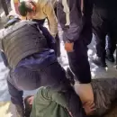 Dos chilenos armados intentaron robar una joyer�a en Ciudad y fueron detenidos