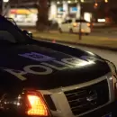 Cayeron in fraganti mientras intentaban abrir una camioneta con un inhibidor de señal