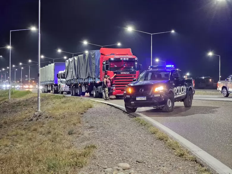 Grave accidente en Tirasso y Ruta 7 de Guaymall�n