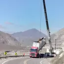 (Video) Removieron el cami�n que desbarranc� en la Curva de Guido y qued� habilitada la ruta 7
