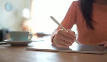 escribiendo a mano