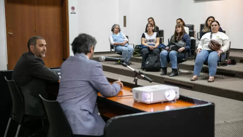 Multaron a la empresa Maxim por pintadas ilegales en la vía pública