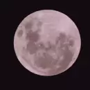 As� se ve la Luna Rosa desde Mendoza: el fen�meno que deslumbra aunque no cambie de color