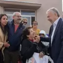 Cornejo entreg� viviendas en Guaymall�n y cuestion� la falta de cr�dito hipotecario