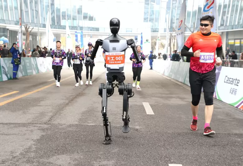 robot humanoide maraton