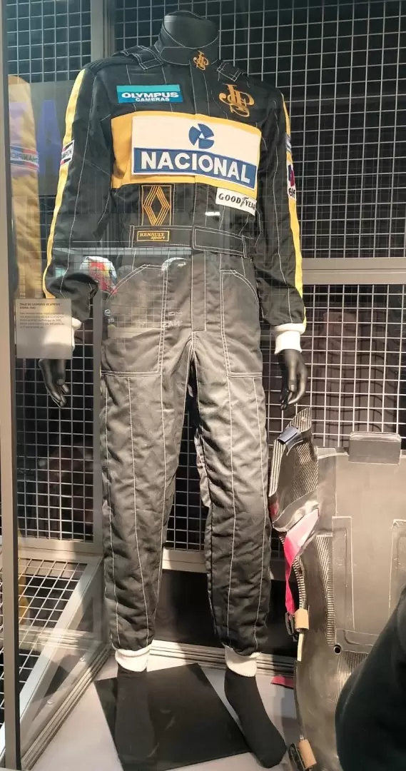 Replica traje de Senna (1985)