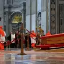 (Video) Contin�a el masivo velatorio del papa en la Bas�lica de San Pedro