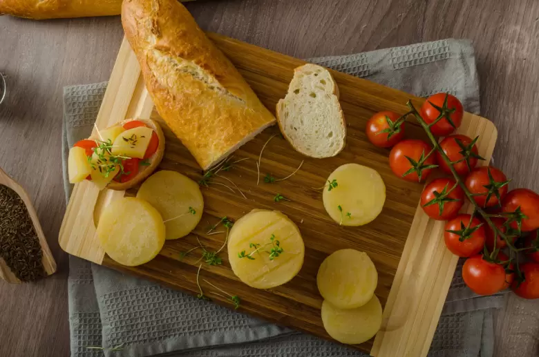 pan papas y tomate