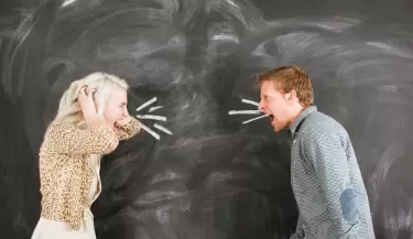 personas quejandose