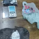 Intent� huir arrojando droga a un canal, pero fue detenido en San Mart�n