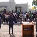 Cornejo entreg� casas en Jun�n y lament� que la mayor�a de los mendocinos no pueda acceder a ellas