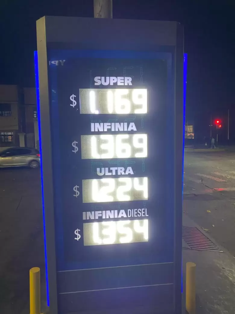 combustibles YPF 1 de mayo