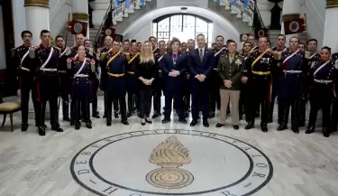 Javier Milei fue distinguido como "granadero honorario" y encabez� la entrega de la Orden Ecuestre Militar