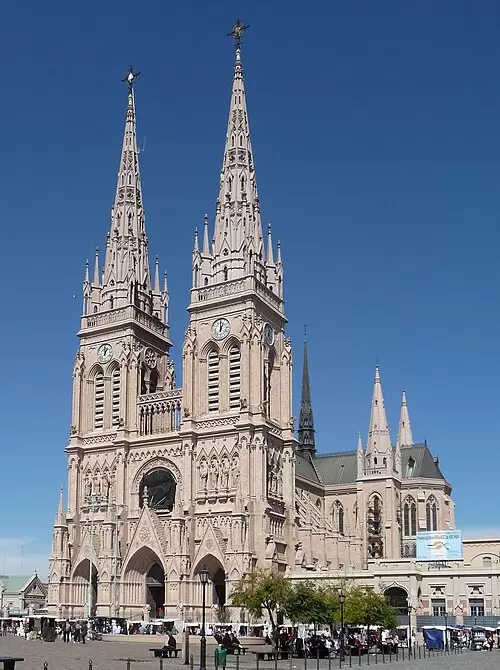 basilica_de_nuestra_senora_de_lujan