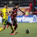 (Video) Defensa y Justicia empat� ante Vit�ria y se complic� en el Grupo B