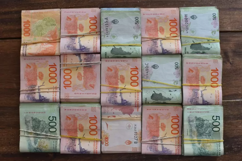 pesos argentinos