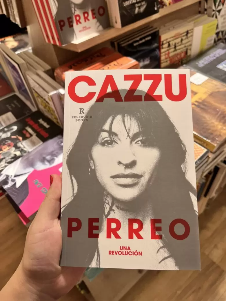 libro de cazzu