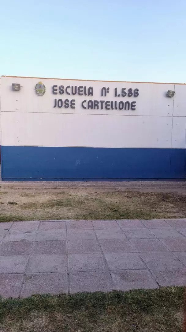 escuela cartellone Guaymall�n