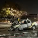 Una camioneta se incendió en el Acceso Este y Bonfanti