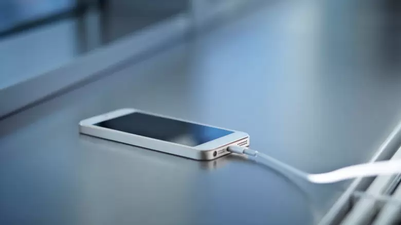 celular cargando